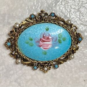 𝅺VINTAGE Guilloche enamel brooch